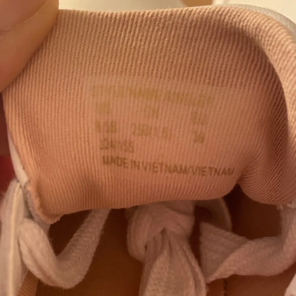 Kate Spade White and Green Casual Sneakers - Picture 9 of 9